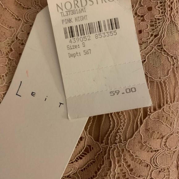 NWT⭐️Beautiful Lace blush shorts - Picture 2 of 5